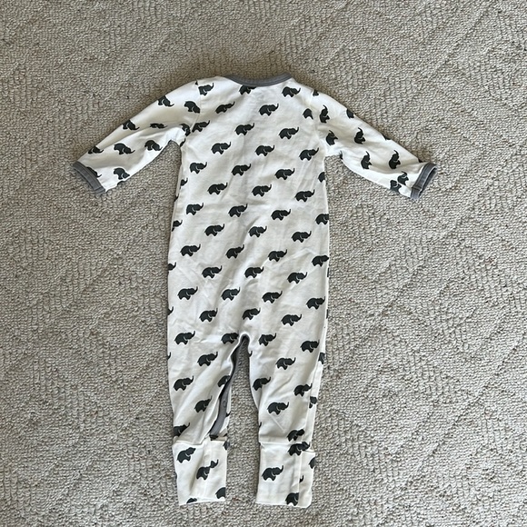 Monica & Andy Organic Cotton Elephant print Convertible Sleeper - Picture 4 of 4